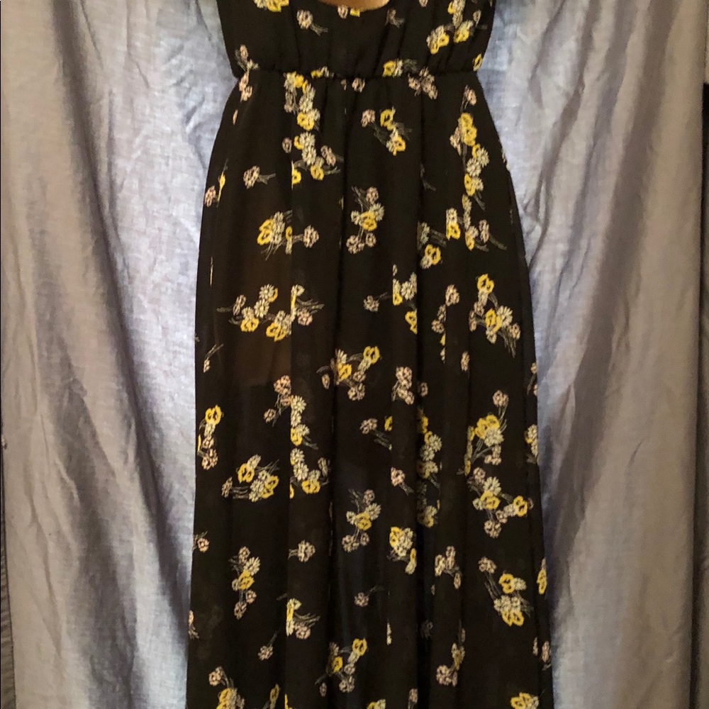 Cold shoulder dress size x-small - Picture 4 of 6